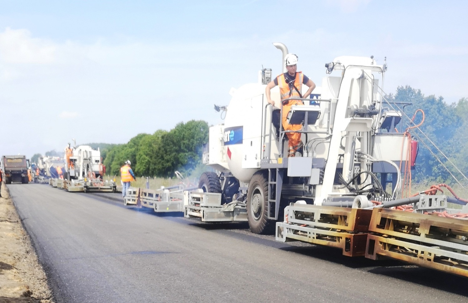 Geslaagde proef met warme asfaltrecyclingtrein in Almere