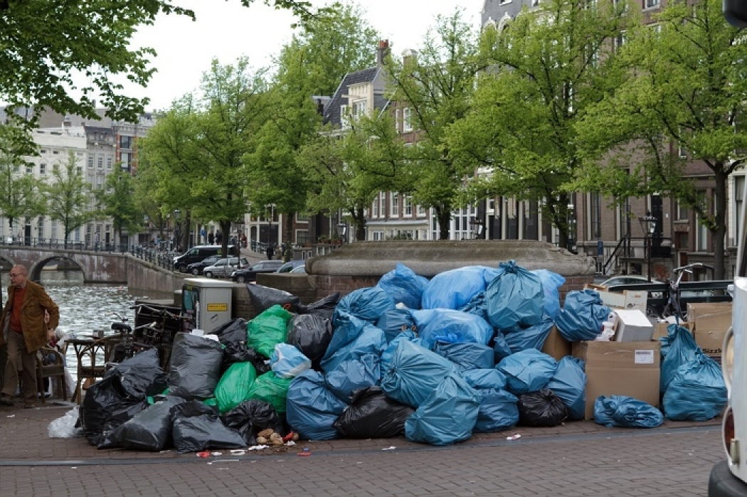 Amsterdam is eigen smerigheid meer dan zat