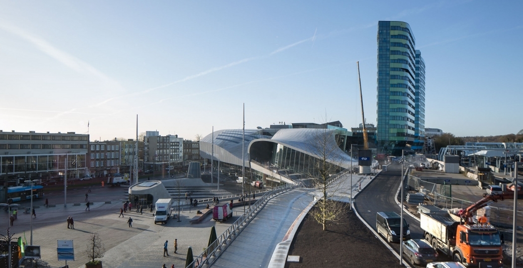 Glooiend stadslandschap voor Arnhem Centraal