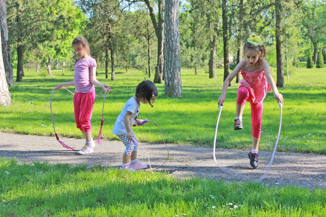 Game kinderen buitenspelen motiveren | Straatbeeld