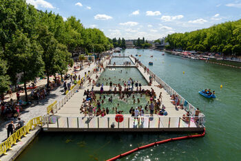 Dit Parijse zwembad is gevuld met water uit de Seine