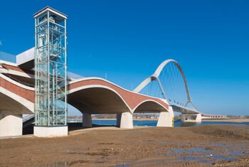 Nijmegen zoekt kunstwerk voor brug De Oversteek