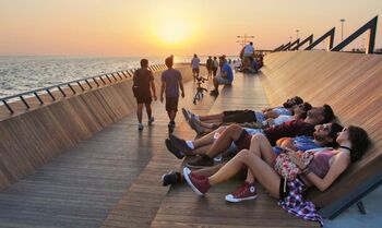 Deze brug in Turkije is ook een openbaar park