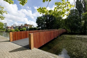 Nicolaasbrug verbindt oud met nieuw Zoetermeer