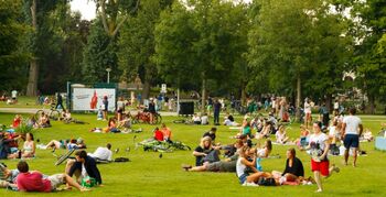 Toiletten in Vondelpark met toiletdame