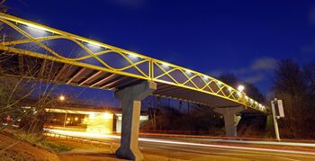 Fietsbrug maakt fietser zichtbaar