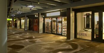 Ambient light brengt licht in donker winkelcentrum