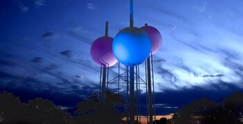 Brabantse waterbollen feestelijk aangelicht