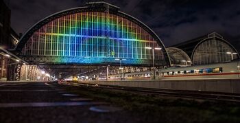 Rainbow Station ter ere van metamorfose Amsterdam Centraal