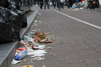 Kinderen maken films over straatafval