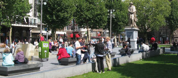 Amsterdam Centrum gaat ook voor zelfpersende afvalbak