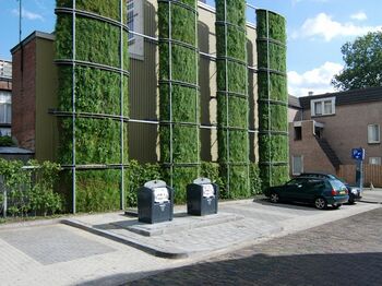 Verticaal plantsoen in Bloemstraat Arnhem