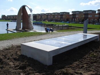 Zonnebanken besturen water in Sneek