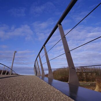 Steunvorken maken slanke brug