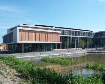 Het Raadhuisplein in Zwijndrecht