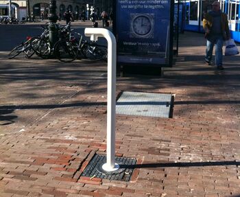 Openbare watertap brengt dorpspomp terug in straatbeeld