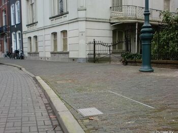 Bergbezinkbassin langs monumentale Maliebaan Utrecht