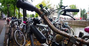 Amsterdam ontdoet openbare ruimte van deelfietsen