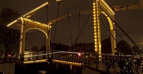 Verlichting Amsterdamse bruggen moet energiezuiniger