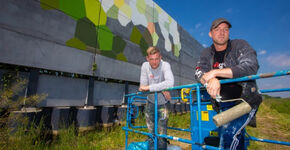 Geluidsscherm langs A27 kleurt zich rijk met graffiti