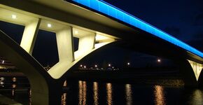 Spectaculaire brug Maasboulevard geopend